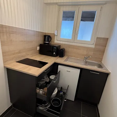 A 7 Min De La Gare アパート *